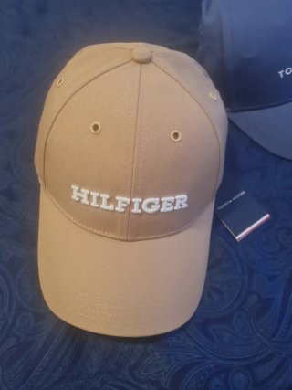 Gorras Tommy Hilfiger SIN ESTRENAR (Beige y Azul)