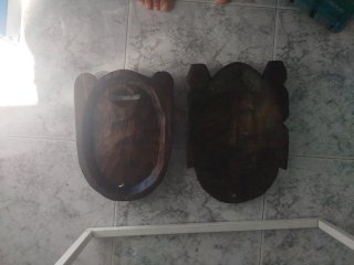 Máscara de madera maciza tallada