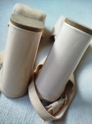 Sandalias beige tacón ancho talla 40