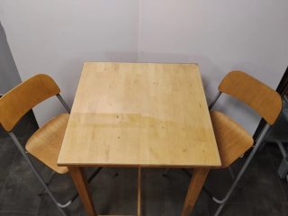 Mesa alta y 2 taburetes madera