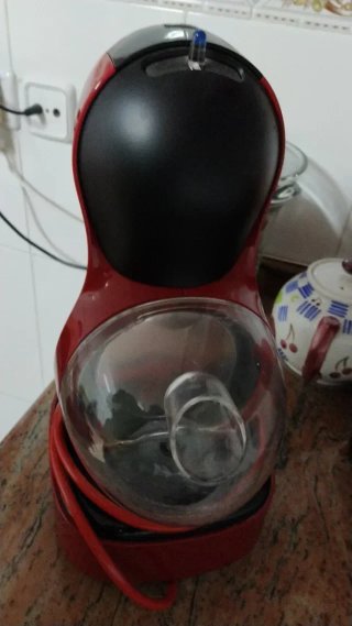 Cafetera Dolce Gusto Krups Diseño Futurista