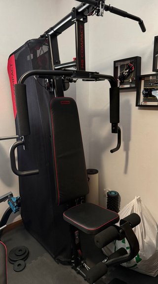 Multiestación de musculación con carga guiada