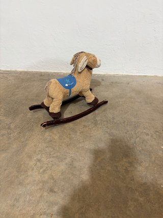 Caballito de madera para niños