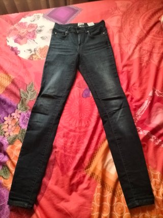 Pantalón vaquero negro de mujer