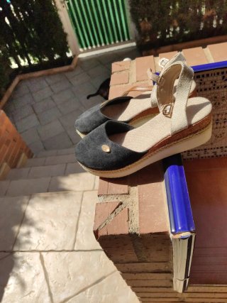 Zapatos de cuña negros