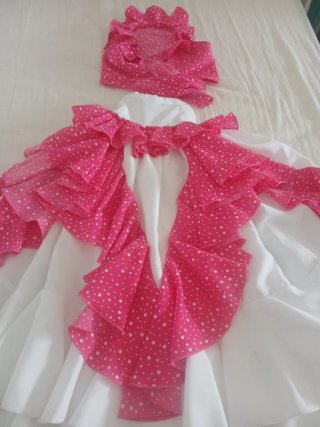 Conjunto Gitana niña 4  o 5 años aproximadamente.