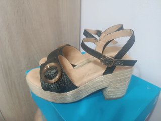 Sandalias Mustang talla 37