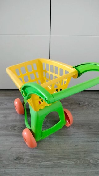 Carrito de la compra de juguete