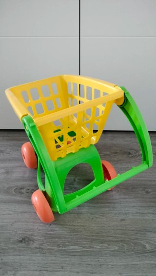 Carrito de la compra de juguete