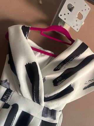 Vestido midi ASOS escote Bardot
