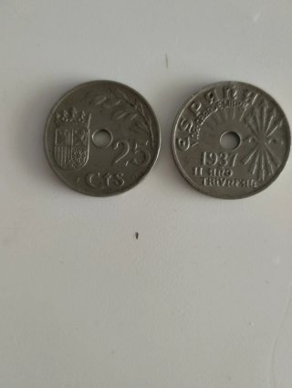 2 monedas de 25 céntimos 1937 con agujero