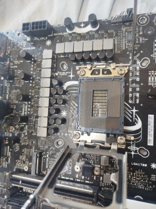 ASUS B760-G GAMING WIFI y Gigabyte b450m ds3h