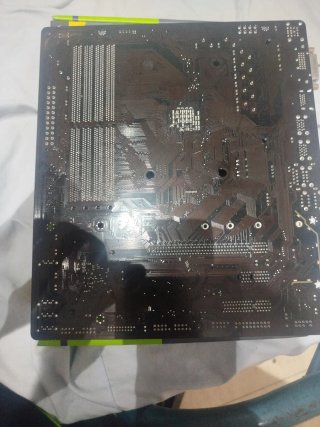 ASUS B760-G GAMING WIFI y Gigabyte b450m ds3h