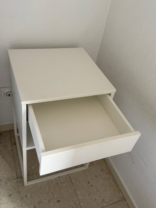 Mesita de noche blanca Ikea