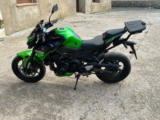 Kawasaki Z900 Negra y Verde