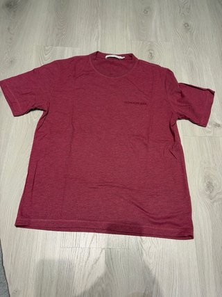 Lote 2 Camisetas M (Nike, Calvin Klein)