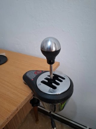 Cambio TH8A di Thrustmaster