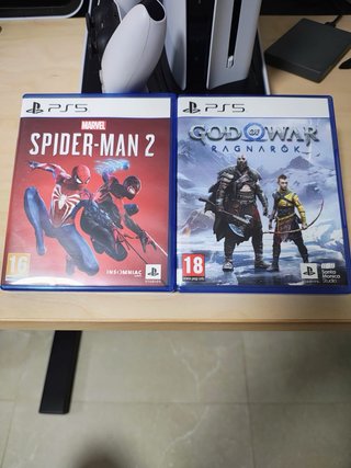 PS5 Slim con 2 mandos, base y 2 juegos