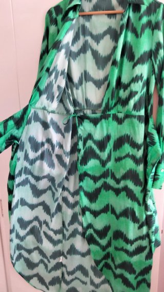 Vestido Mango verde y negro estampado