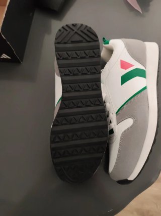 Zapatillas Edición especial Pryca Talla 43 pequeña
