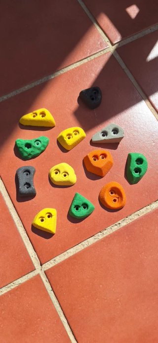 39 presas grandes y 12 presas pequeñas escalada