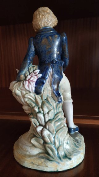 Conjunto 2 Figuras Porcelana Mujer y Niño