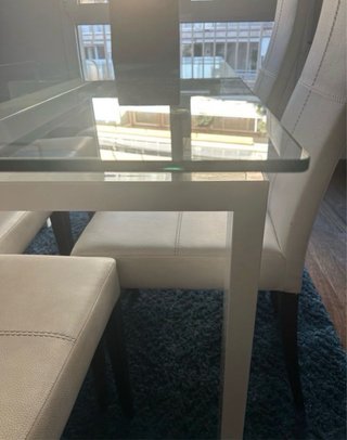 Mesa Comedor Cristal y 6 Sillas Blancas