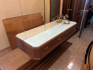 Mueble recibidor madera y mármol