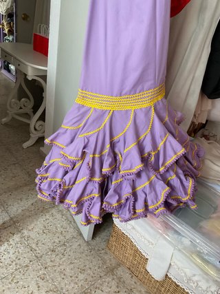 Vestido de flamenca morado y amarillo