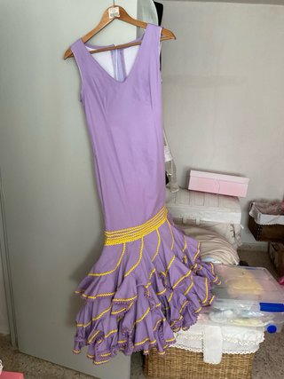 Vestido de flamenca morado y amarillo
