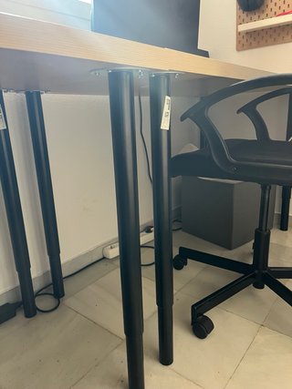 2 escritorios 120x60 cada uno con patas regulables