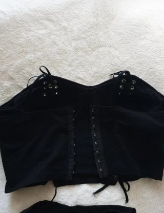 Completo top e shorts con lacci