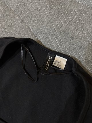 Vestido Negro Cuello Cuadrado Manga Corta
