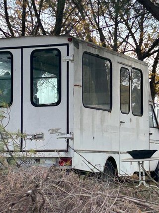 Alquiler parcela con casita o caravana