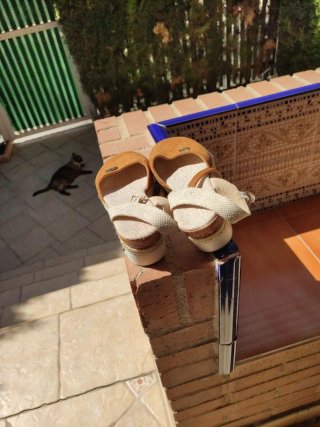 Zapatos cuña marrón y beige