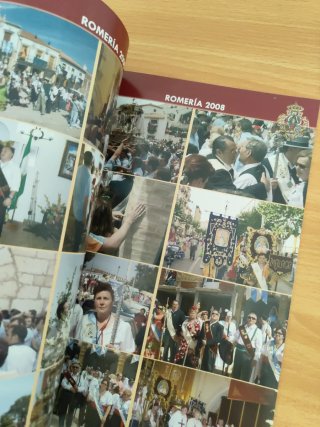 Dos revistas de la Virgen de la Cabeza de Málaga