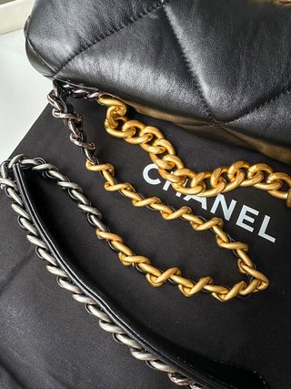 Chanel 19negro