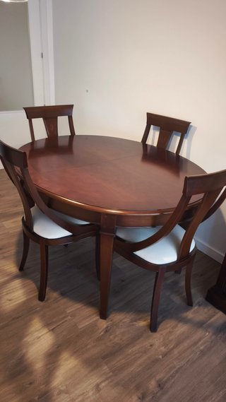 Mesa baja de salón de madera y cristal