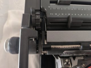 Máquina de escribir Olivetti Línea 98 vintage