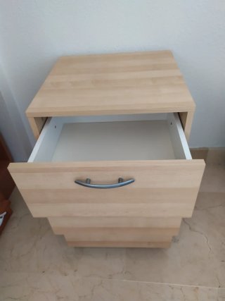 Mesilla cómoda 3 cajones Ikea con ruedas