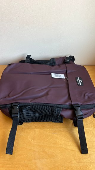 Mochila de cabina color burdeos