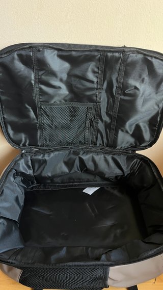 Mochila de cabina color burdeos