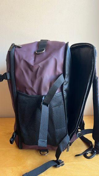 Mochila de cabina color burdeos