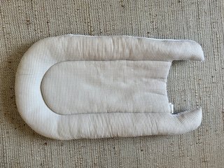Nido reductor bebé reversible, como nuevo