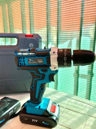 Radial y taladro 21V con cargador y llave
