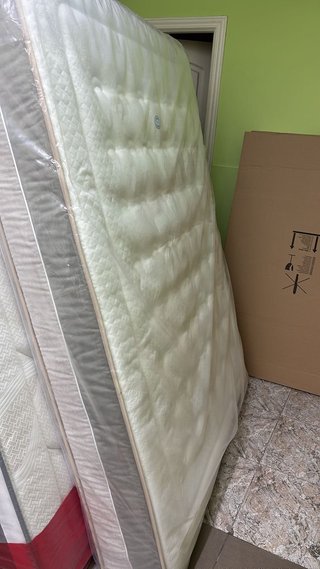 135x190 Pack nuevo  colchón Berlin y base tapizada