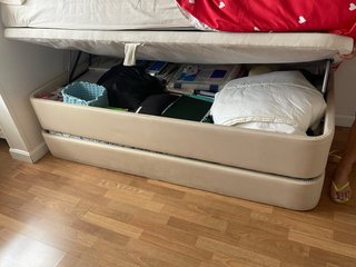 Doble cama 1.90x1.90 con canapé