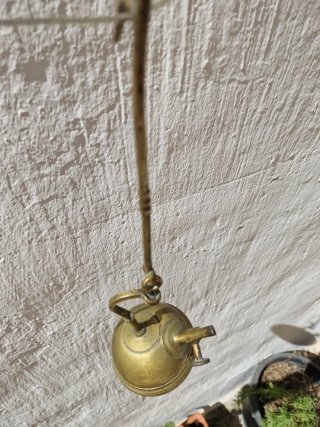 Antiguo candil de latón