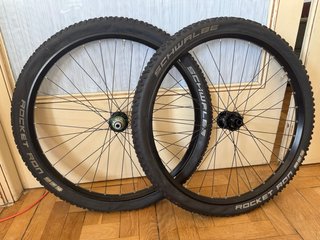 Ruedas DTSwiss 27.5 XC con Schwalbe Rocket Ron