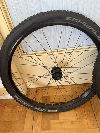 Ruedas DTSwiss 27.5 XC con Schwalbe Rocket Ron